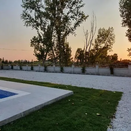 Plaja 900m Mesafede Havuzlu, Jakuzili Ve Cocuk Havuzlu *