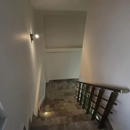 Plaja 900m Mesafede Havuzlu, Jakuzili Ve Cocuk Havuzlu Villa Fethiye