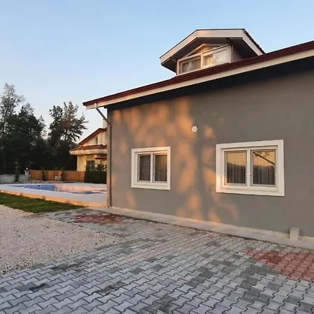 Plaja 900m Mesafede Havuzlu, Jakuzili Ve Cocuk Havuzlu * Fethiye
