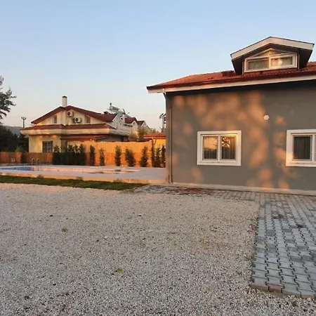Plaja 900m Mesafede Havuzlu, Jakuzili Ve Cocuk Havuzlu * Fethiye