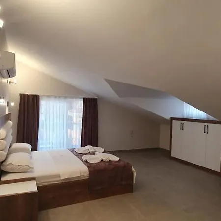 Villa Plaja 900m Mesafede Havuzlu, Jakuzili Ve Cocuk Havuzlu *