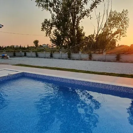 Plaja 900m Mesafede Havuzlu, Jakuzili Ve Cocuk Havuzlu * فتحية